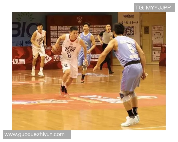 深圳篮球队实力之争引发热议球迷观点各异的背后故事 深圳篮球队实力之争引发热议球迷观点各异的背后故事