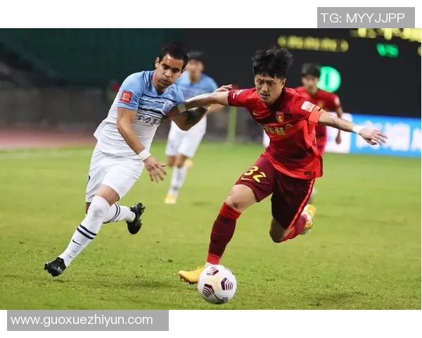 武汉足球队与南京足球队赛后复盘团队协作分析与表现总结 武汉足球队与南京足球队赛后复盘团队协作分析与表现总结